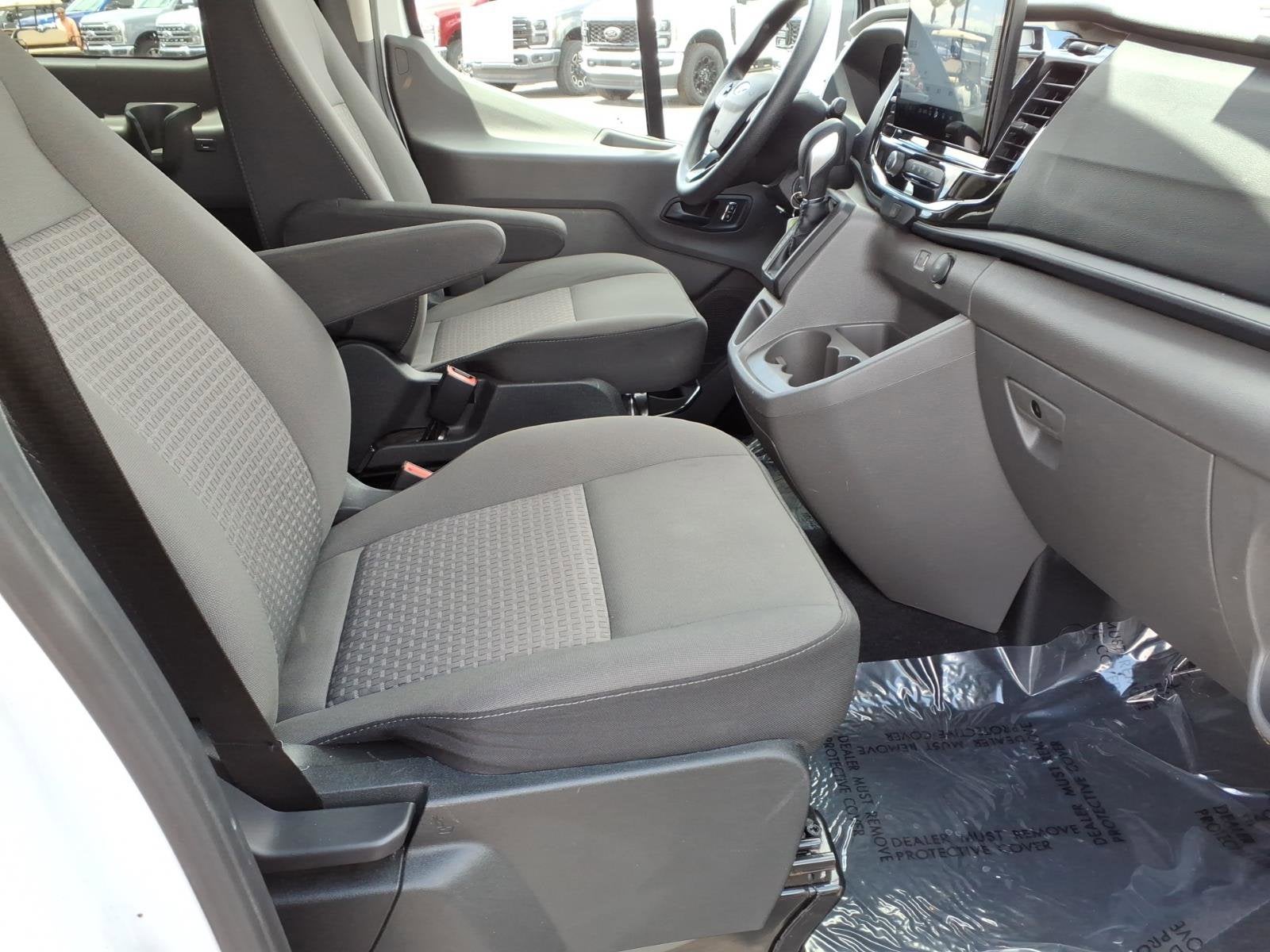 2024 Ford Transit Passenger Wagon XLT