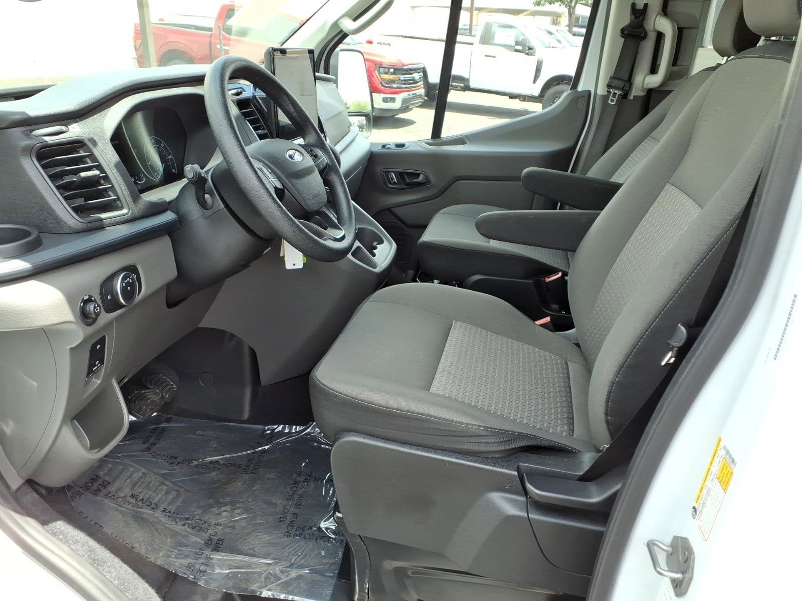 2024 Ford Transit Passenger Wagon XLT