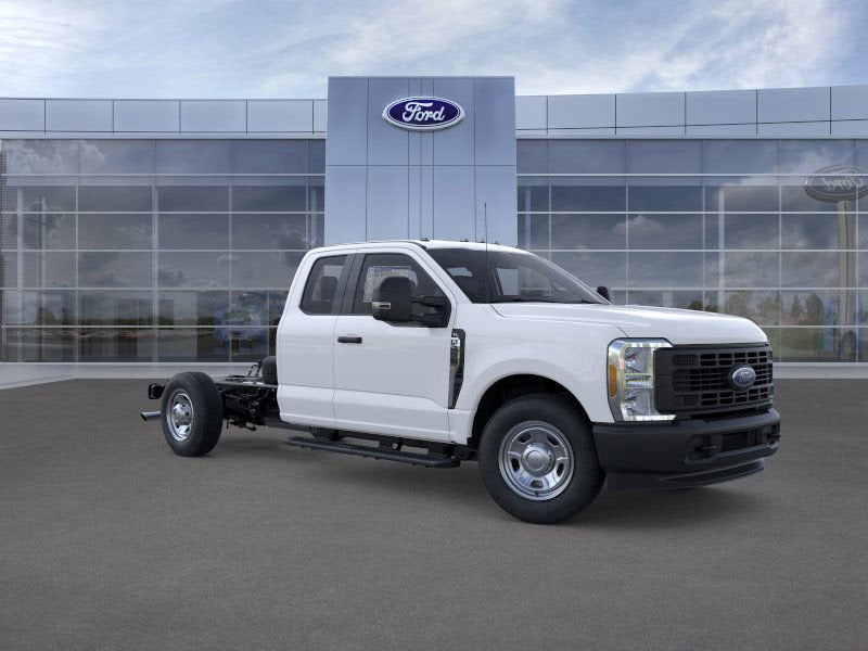 2025 Ford Super Duty F-350 SRW XL