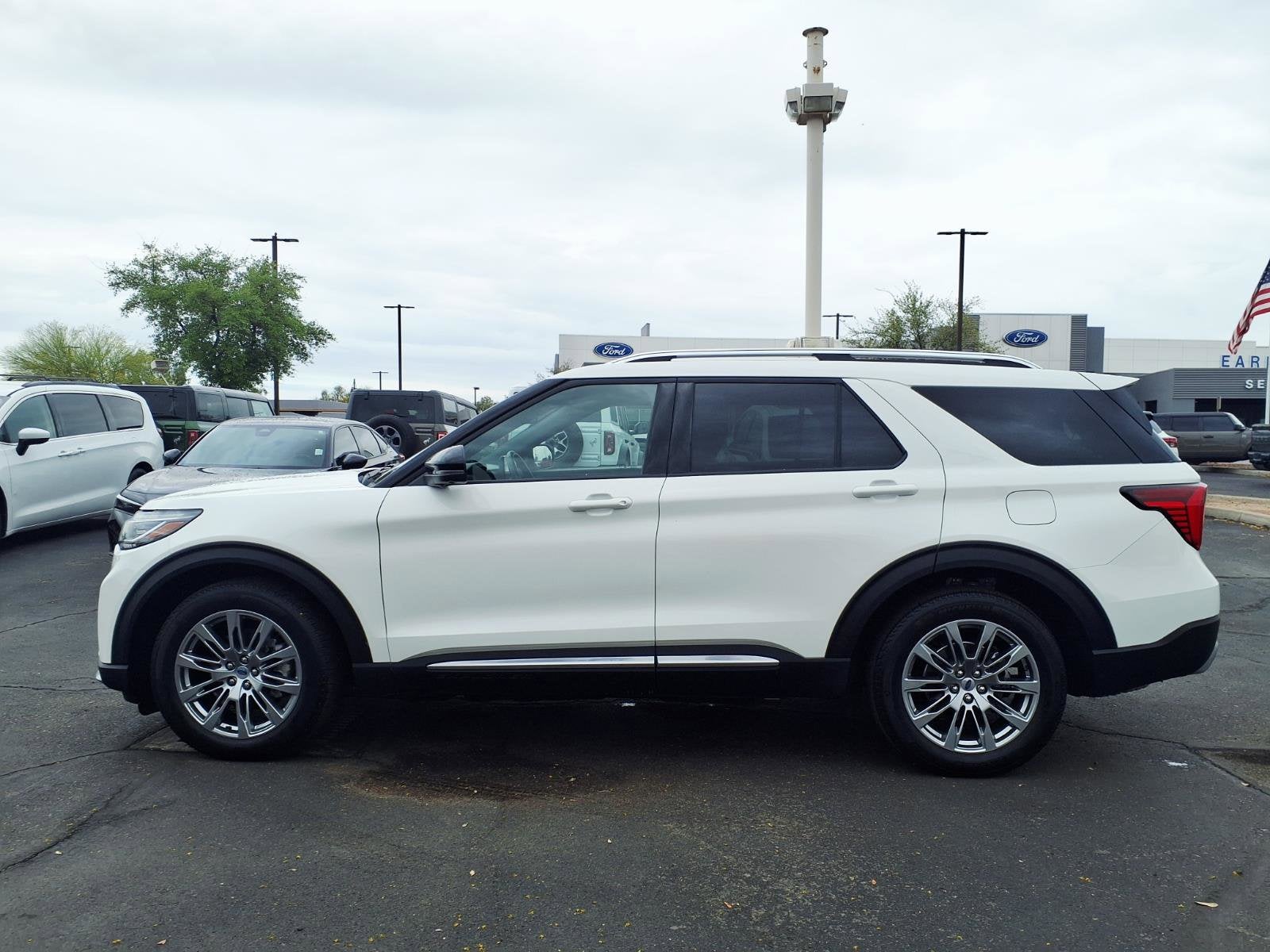 2025 Ford Explorer Platinum
