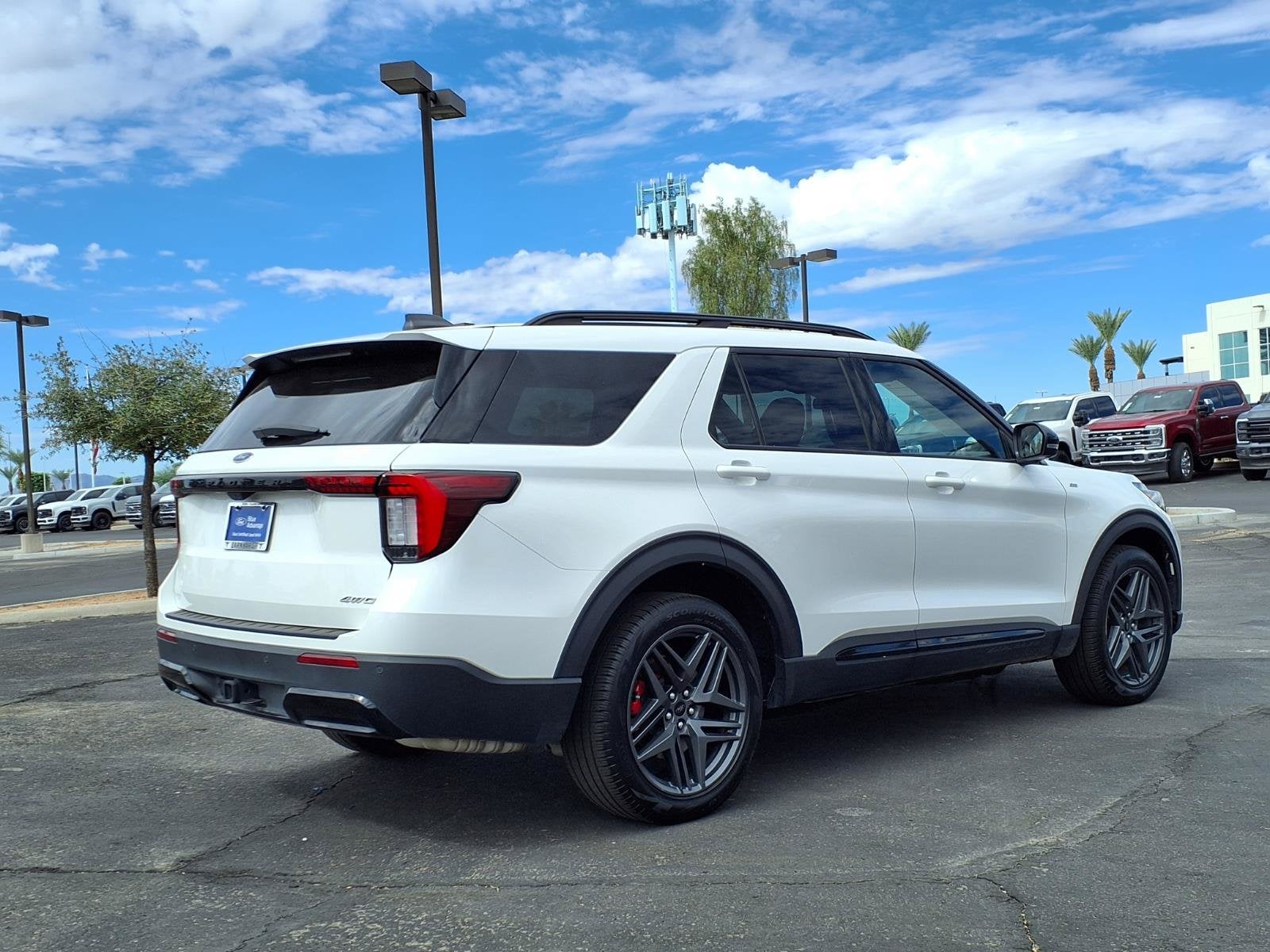 2025 Ford Explorer ST-Line