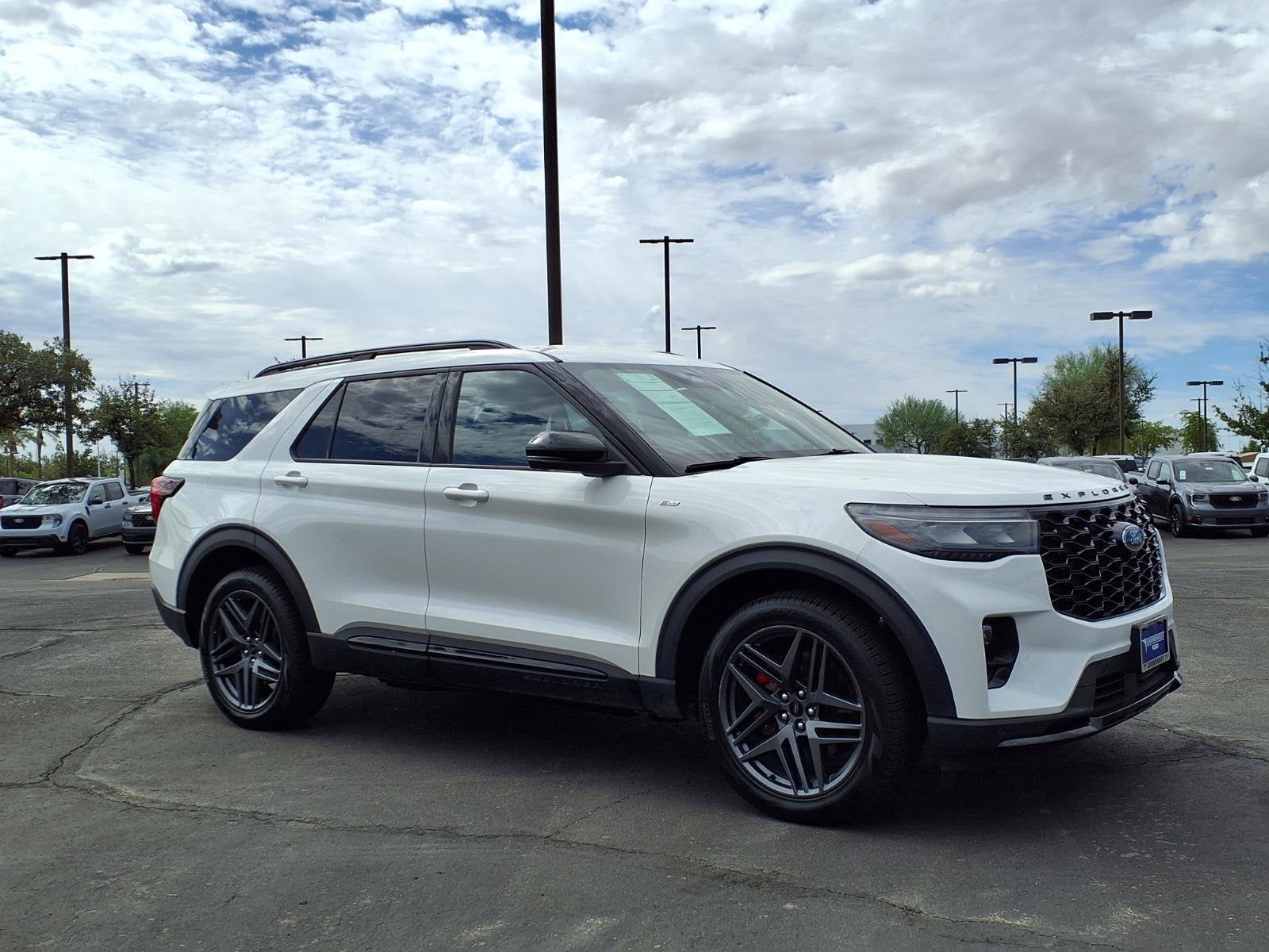 2025 Ford Explorer ST-Line