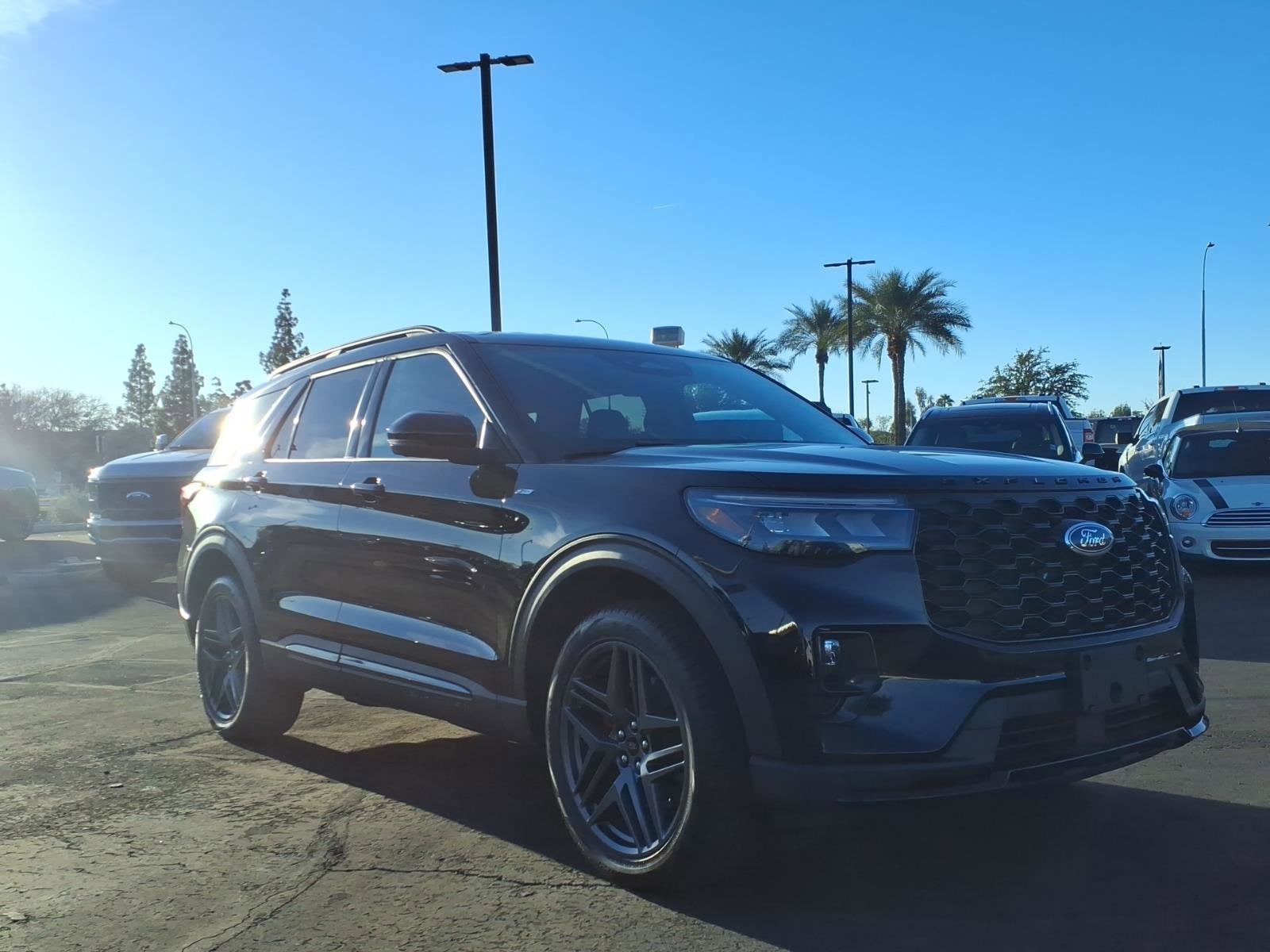 2025 Ford Explorer ST-Line