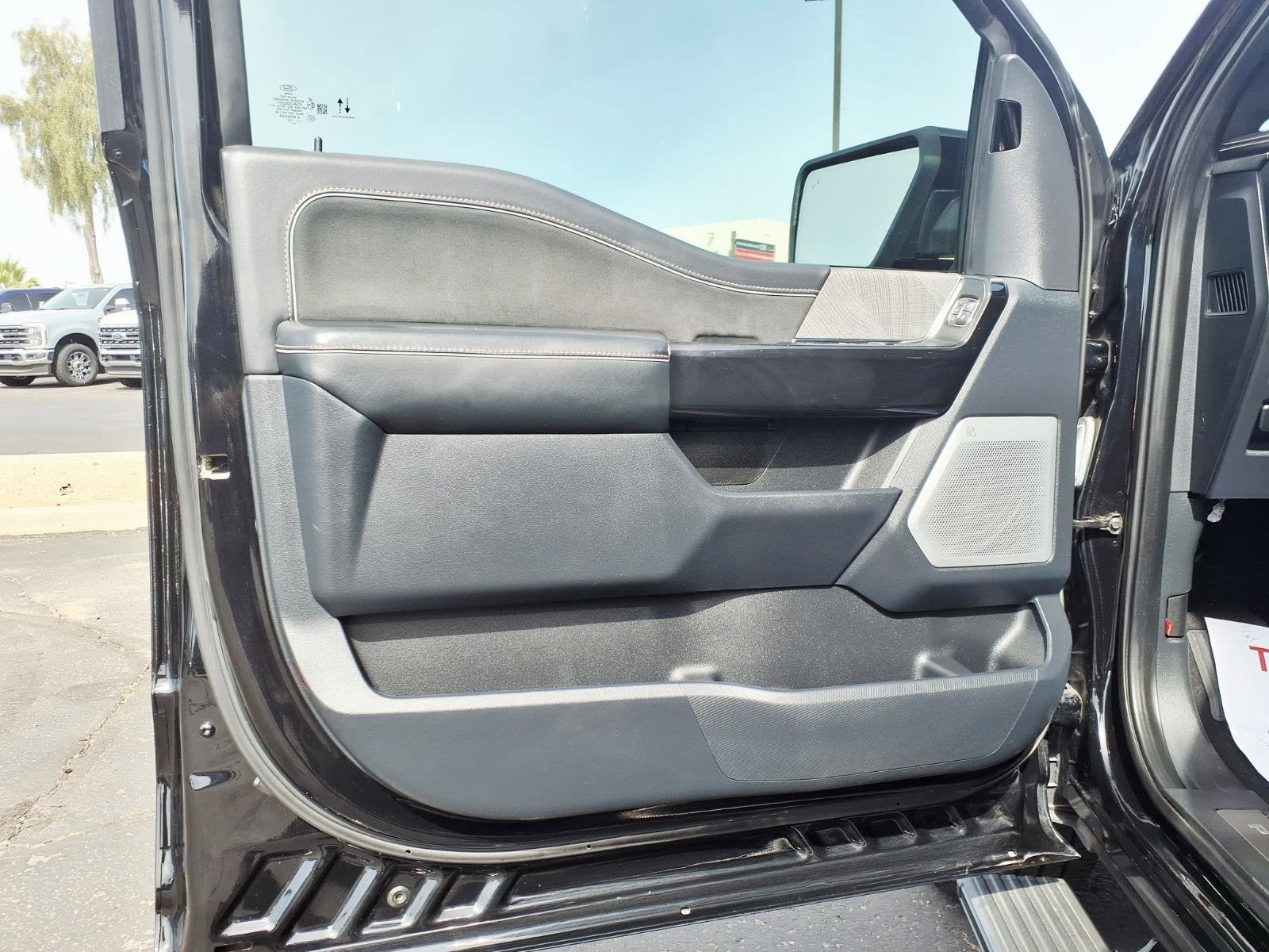 2023 Ford F-150 Lightning Platinum