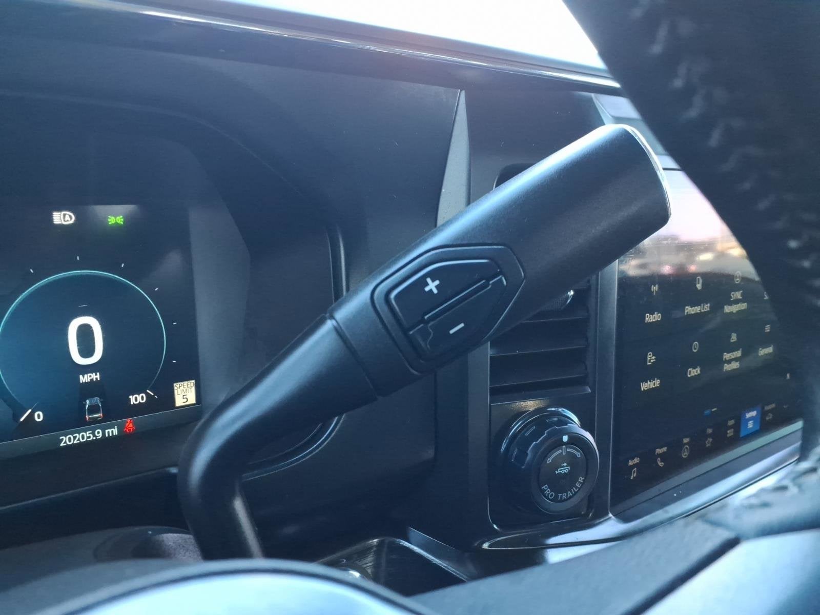 2023 Ford Super Duty F-250 SRW LARIAT