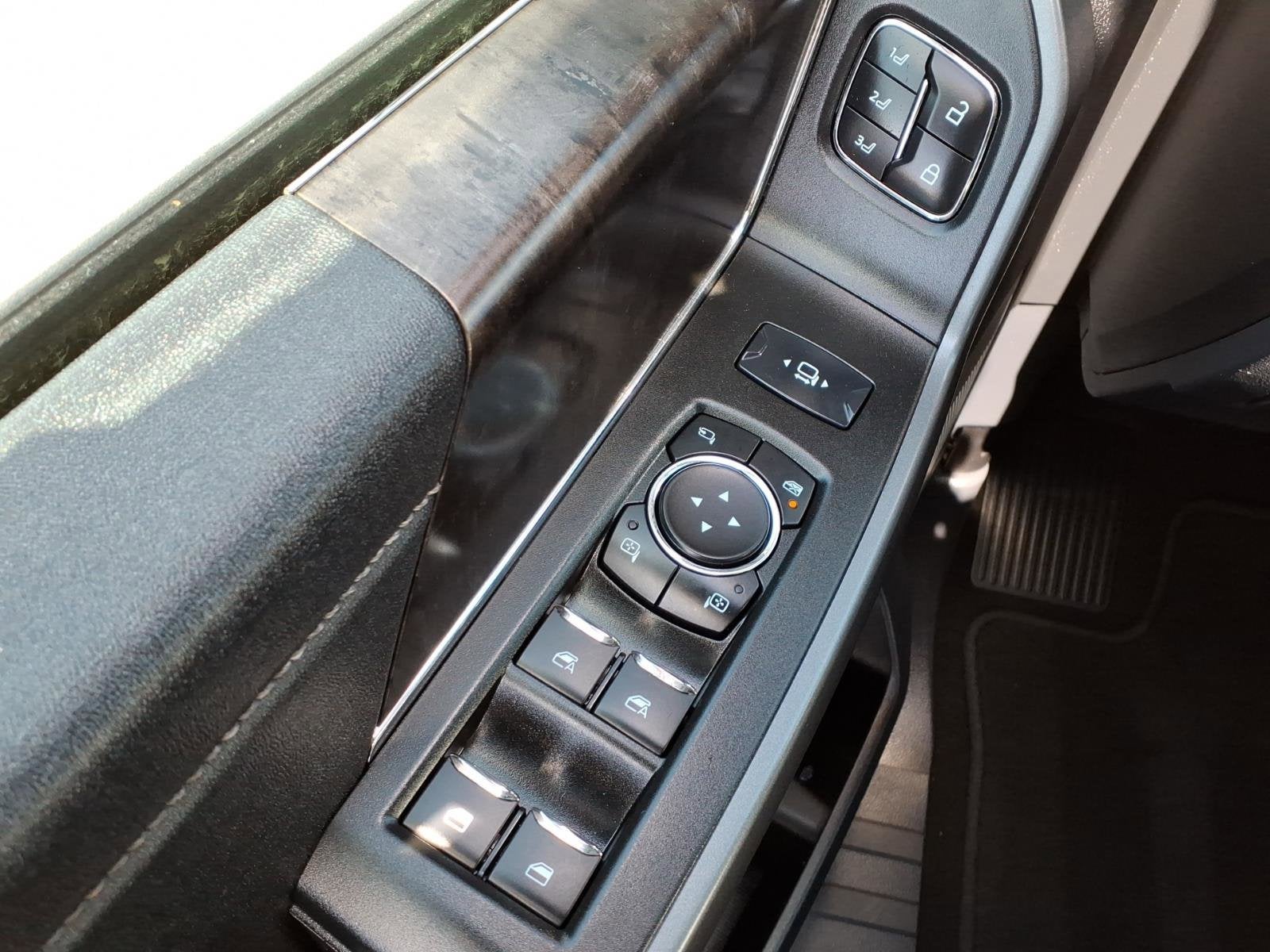 2025 Ford Super Duty F-350 SRW LARIAT