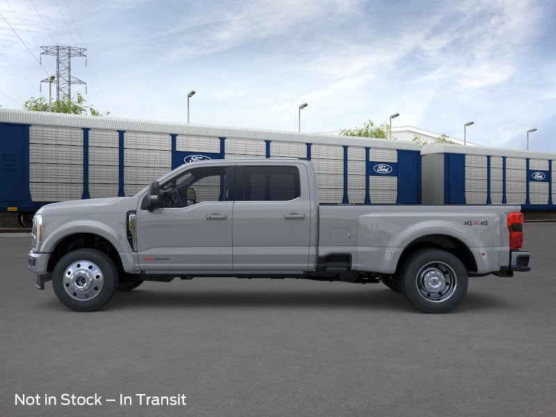 2026 Ford Super Duty F-450 DRW LARIAT