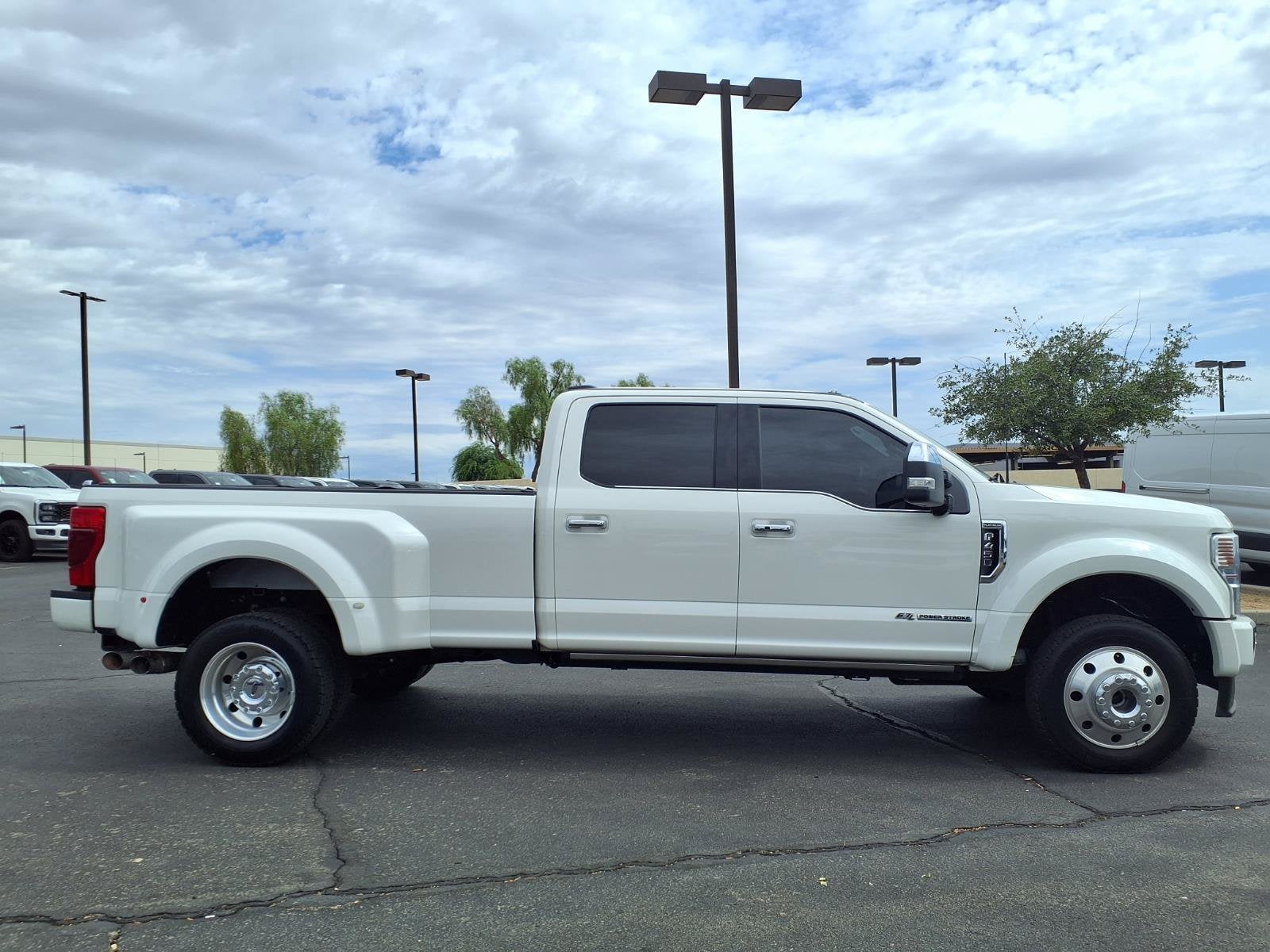 2022 Ford Super Duty F-450 DRW Platinum