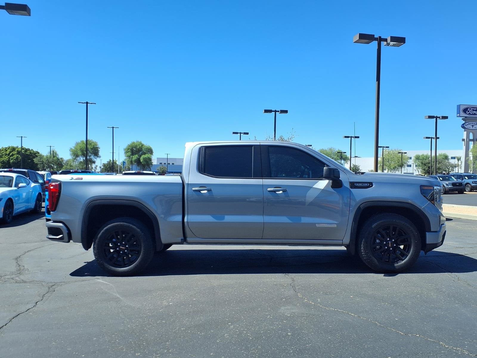 2025 GMC Sierra 1500 Elevation