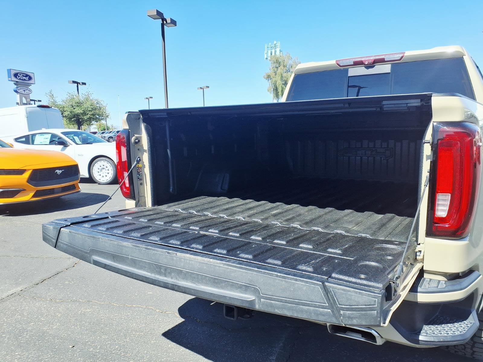 2023 GMC Sierra 1500 AT4