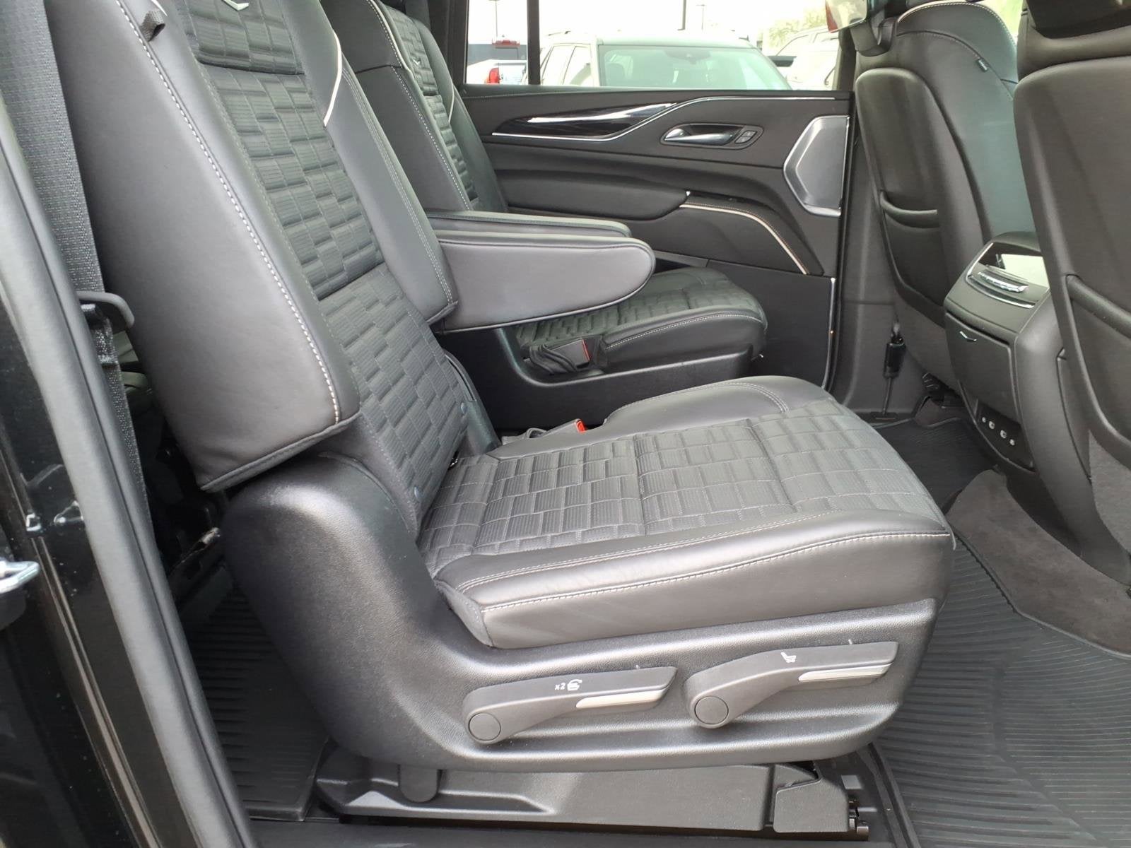 2024 Cadillac Escalade ESV AWD V-Series