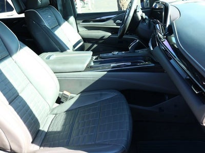 2024 Cadillac Escalade ESV AWD V-Series