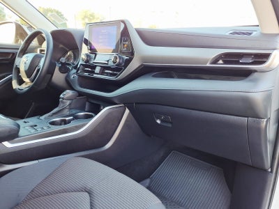 2024 Toyota Highlander LE