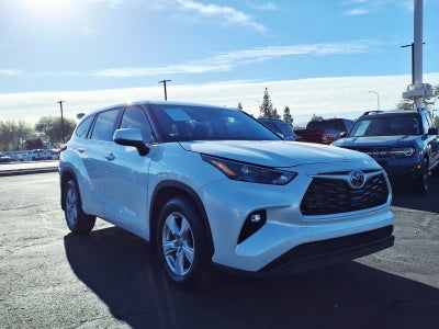2024 Toyota Highlander LE