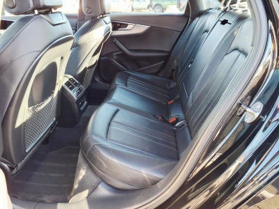 2023 Audi A4 Sedan S line Prestige