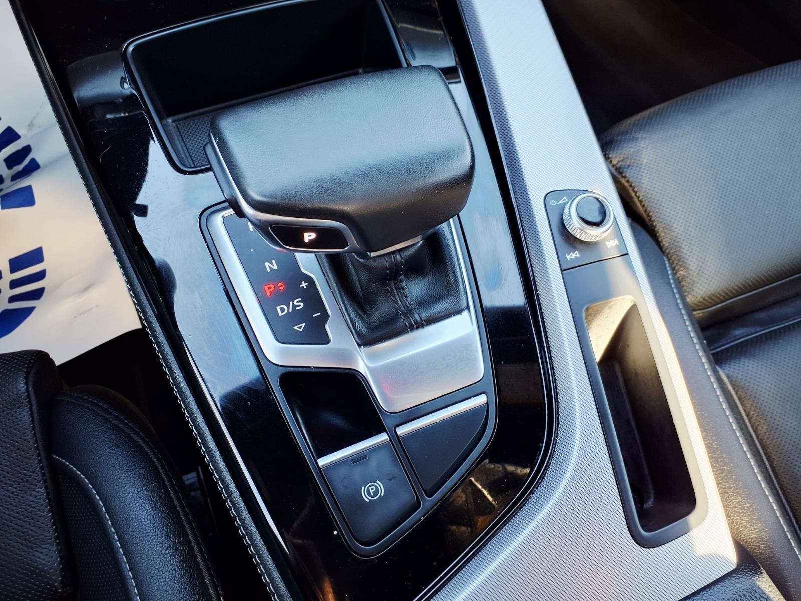 2023 Audi A4 Sedan S line Prestige