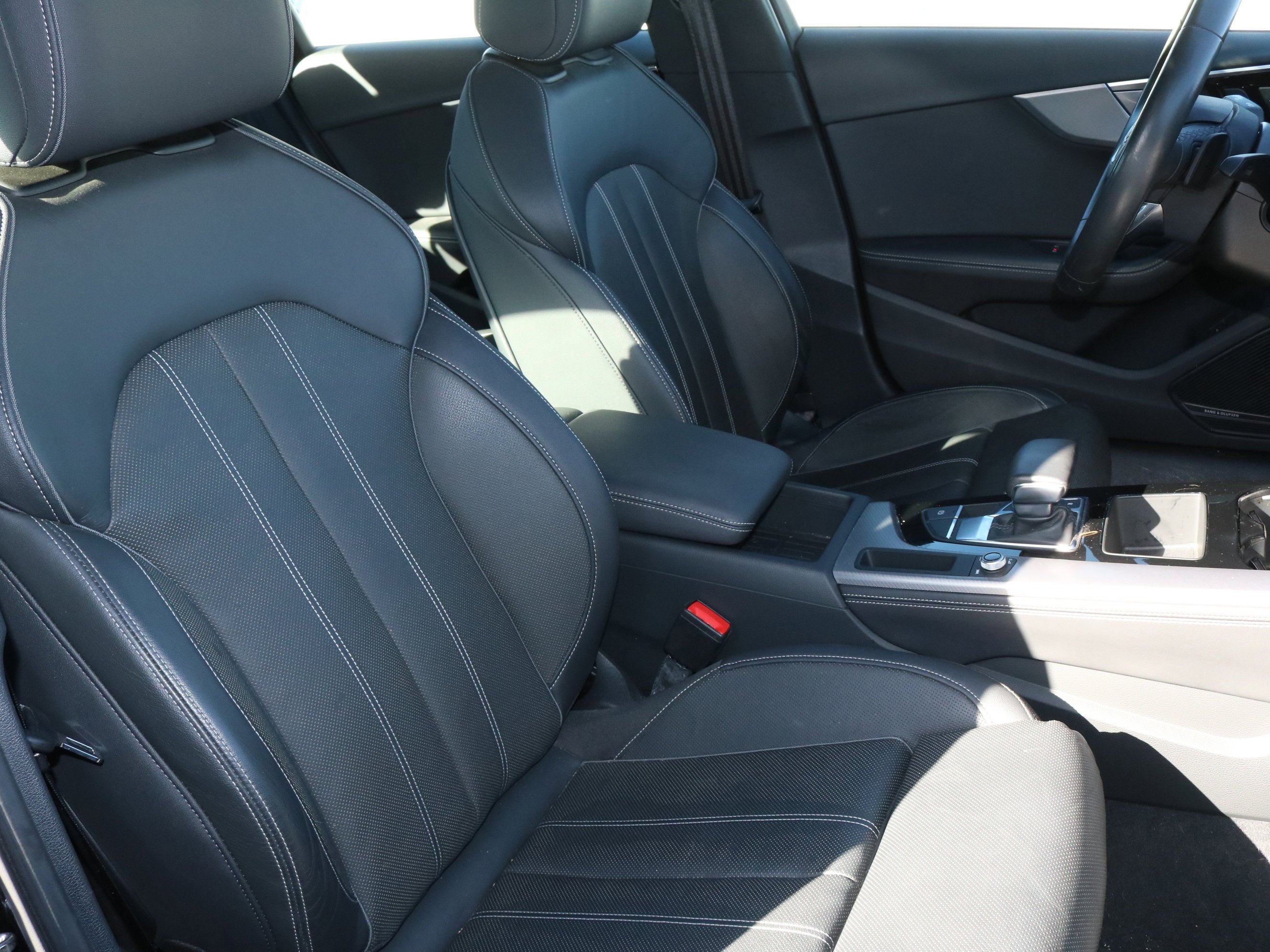 2023 Audi A4 Sedan S line Prestige