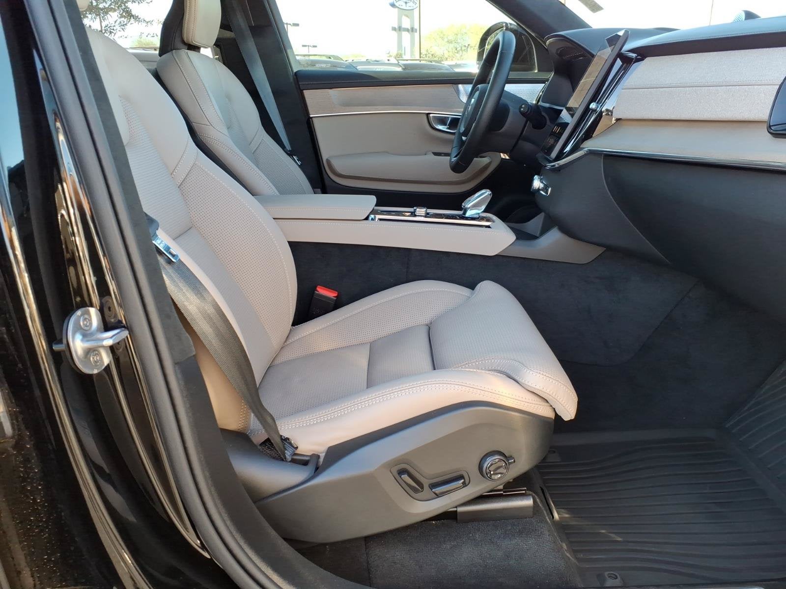 2026 Volvo XC90 Ultra Dark Theme