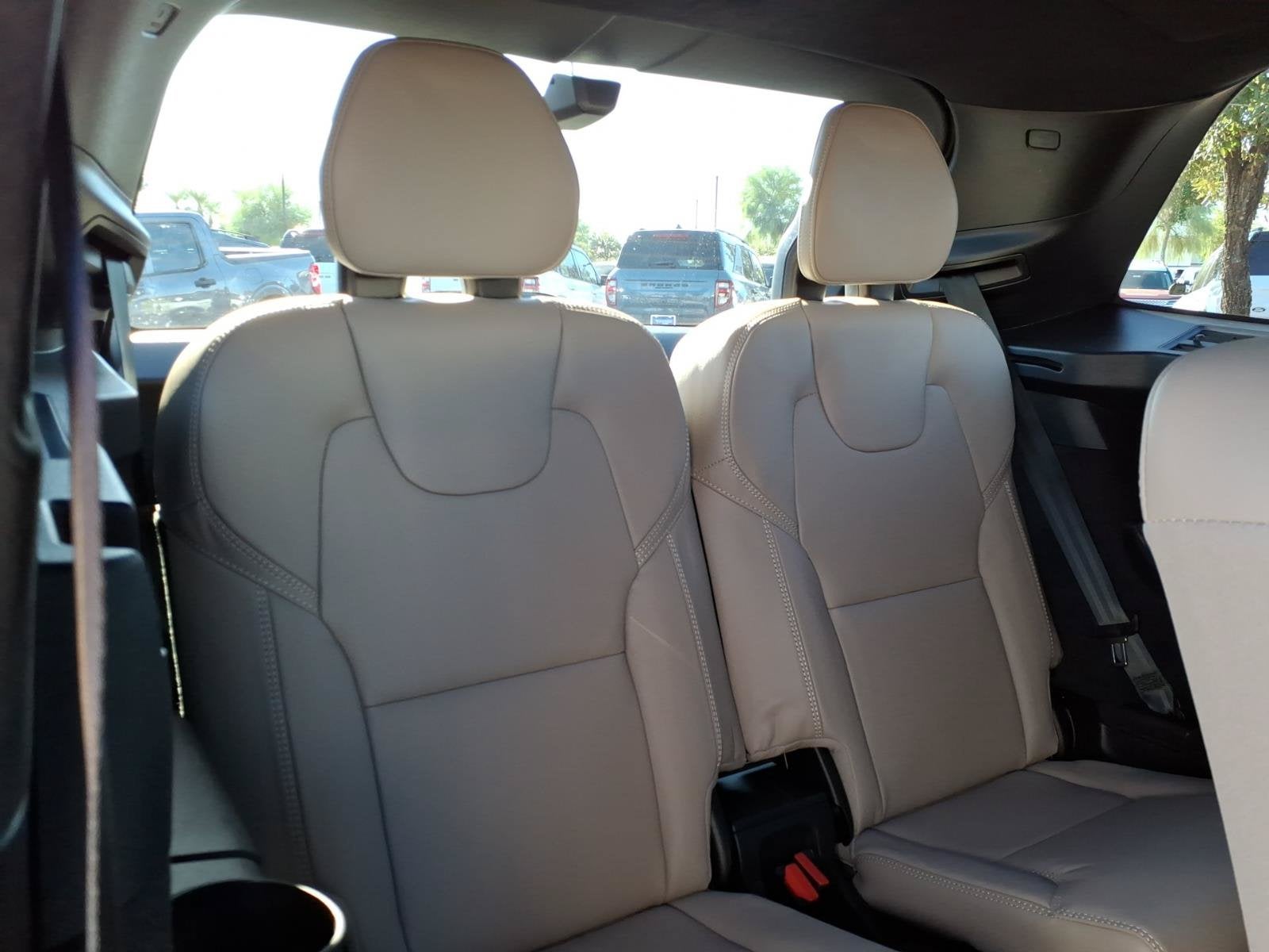 2026 Volvo XC90 Ultra Dark Theme