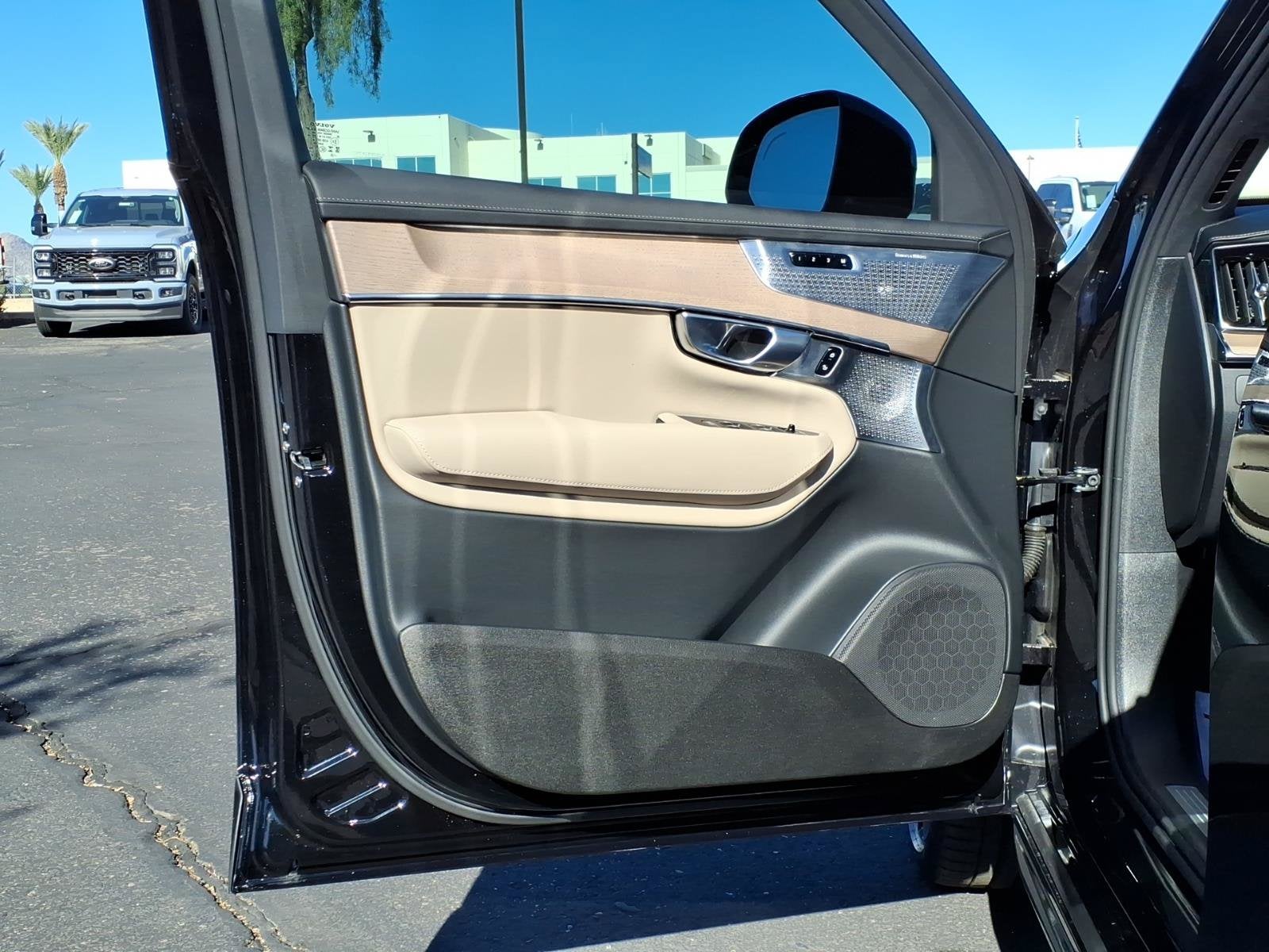 2026 Volvo XC90 Ultra Dark Theme