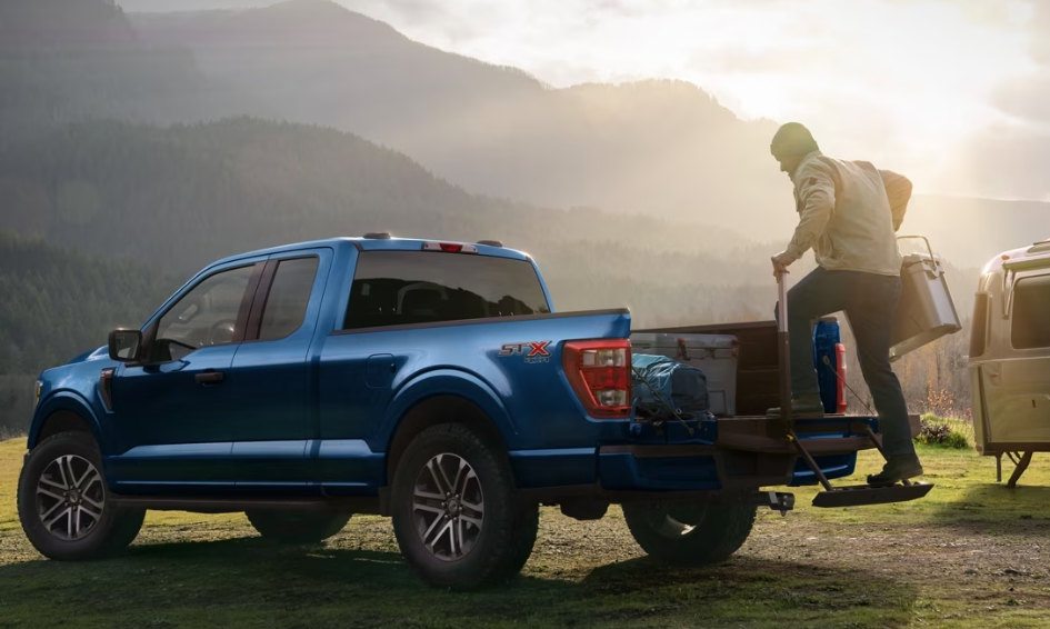 Comparison chart showing engine outputs for 2023 Ford F-150, F-250, and F-350 trucks